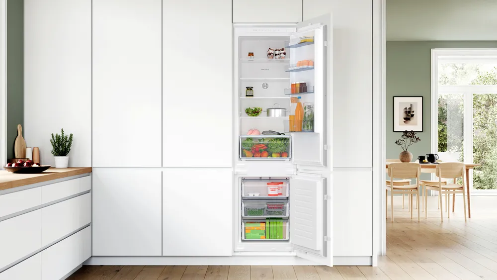 Bosch Series 2 Integrated Fridge Freezer | KIN96NSE0 - Image 2