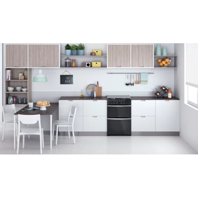 Indesit 60cm Gas Cooker with 4 Burner Hob in Black | ID67G0MCB/UK - Image 2 Indesit 60cm Gas Cooker with 4 Burner Hob in Black | ID67G0MCB/UK - Image 2