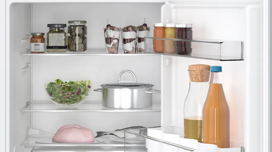 Bosch Series 4 Built Under Fridge - White | KUR21VFE0G - Image 3