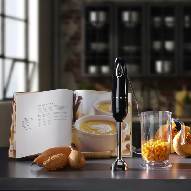 Smeg 50s Style Hand Blender | Black - HBF22BLUK - Image 7 Smeg 50s Style Hand Blender | Black - HBF22BLUK - Image 7