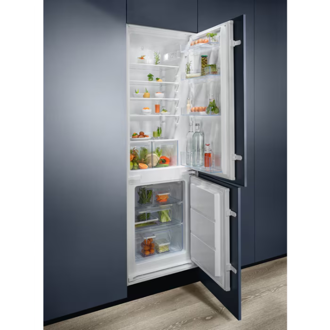 Electrolux Integrated Fridge Freezer 70:30 - White | LNS5LE18S - Image 2