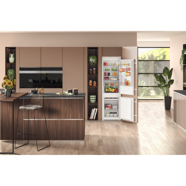 Hotpoint Built-in Low Frost Fridge Freezer - White | HTC18D011A1 - Image 8