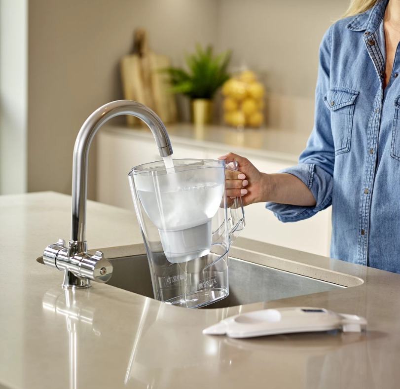 Brita Aluna Maxtra Pro Filter Jug - White | S1051116 - Image 4 Brita Aluna Maxtra Pro Filter Jug - White | S1051116 - Image 4