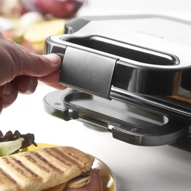 Russell Hobbs 3-in-1 Sandwich Maker | 26810  - Image 3