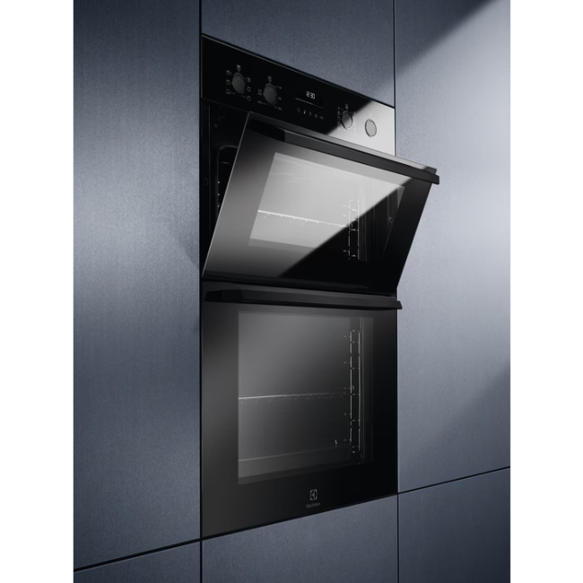 Electrolux 300 SurroundCook Catalytic Built-in Double Oven - Black | EDFDC46K - Image 4