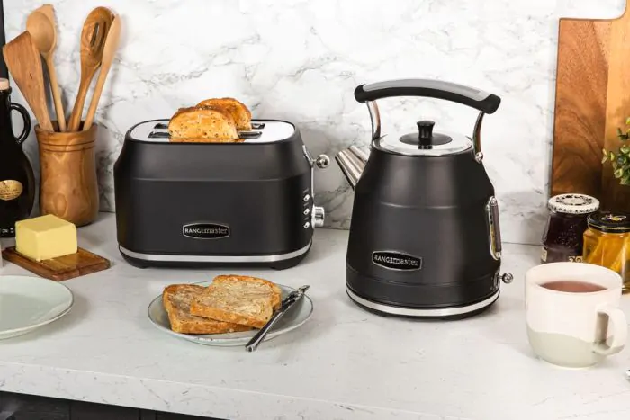 Rangemaster Classic 1.7L Kettle - Black | RMCLDK201BK - Image 3 Rangemaster Classic 1.7L Kettle - Black | RMCLDK201BK - Image 3