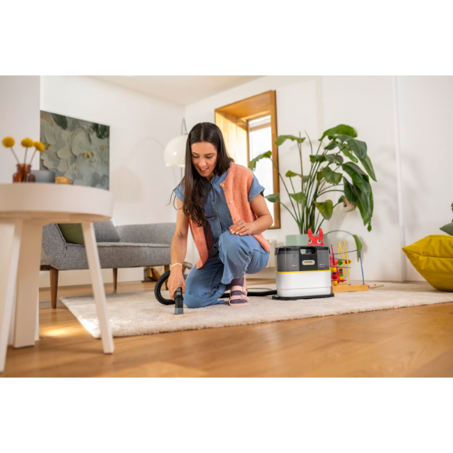 Karcher SE2 Spot Care Spot Cleaner Vacuum - White and Black | 1.081-422.0 - Image 7