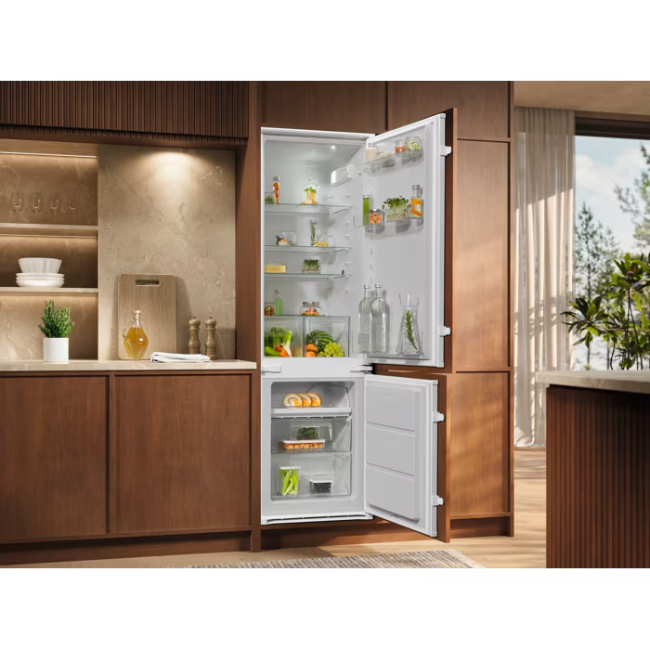 Electrolux 600 Low Frost AI CoolAssist Built-In Fridge-Freezer - White | LNA6LE18S - Image 6