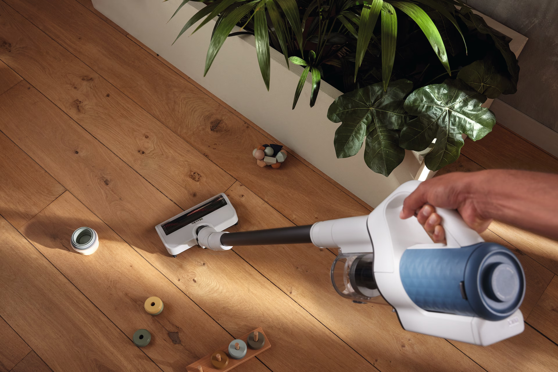 Miele Duoflex HX1 Cordless Stick Vacuum Cleaner - Nordic Blue | 12377910 - Image 4