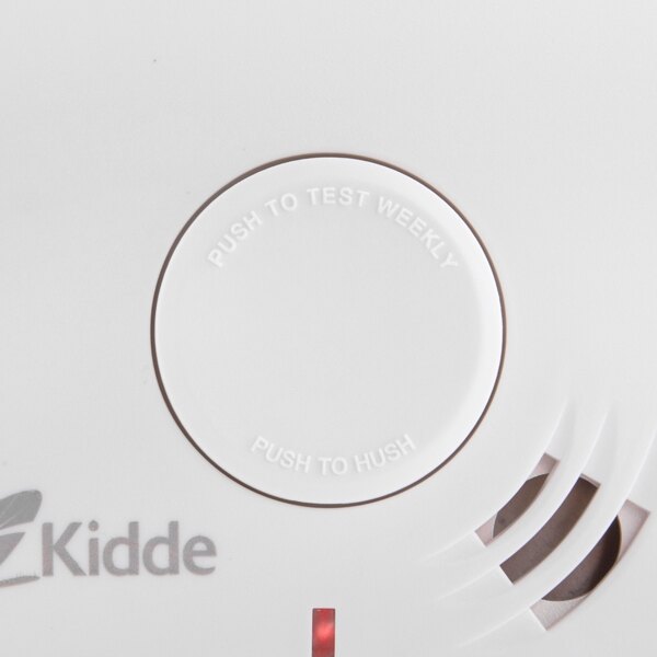 Kidde Battery Powered Smoke Alarm With Hush Button - White | FSK10Y29 - Image 3