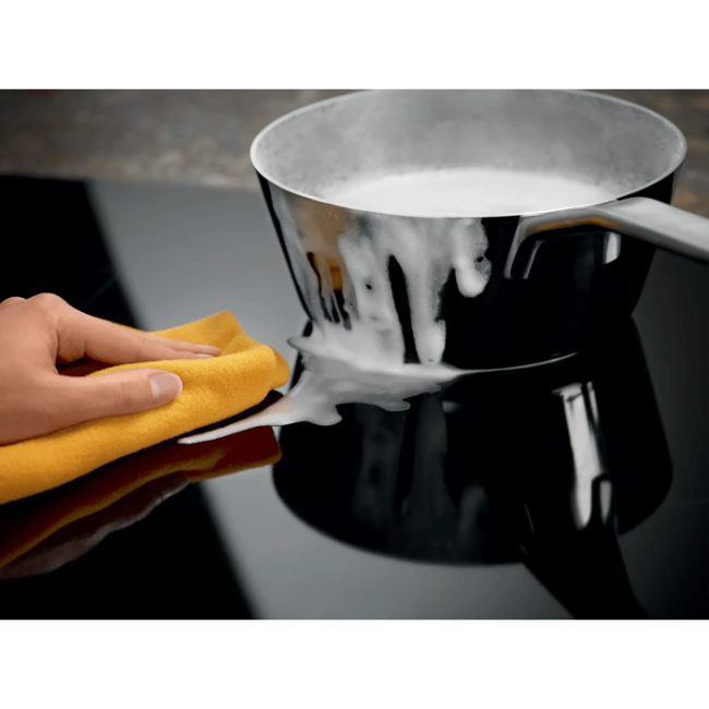 Electrolux 500 Induction Hob 80cm - Black | LIT81443 - Image 4
