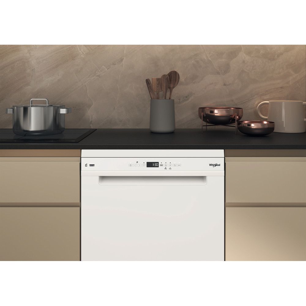 Whirlpool 15 Place Settings Freestanding Dishwasher - White | W7FHP33UK - Image 2