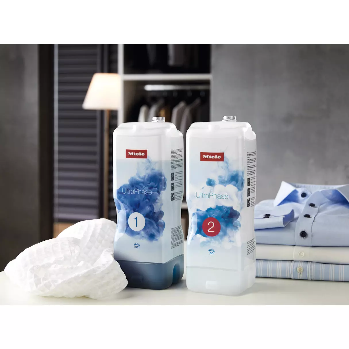 Miele UltraPhase 2 2-Component Detergent For Whites, Colours & Delicates | 11891800 - Image 3