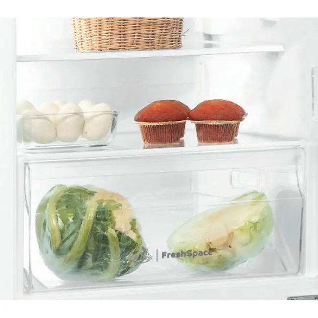 Indesit Builtin Fridge Freezer 273l - White | BI18A2DIUK - Image 3