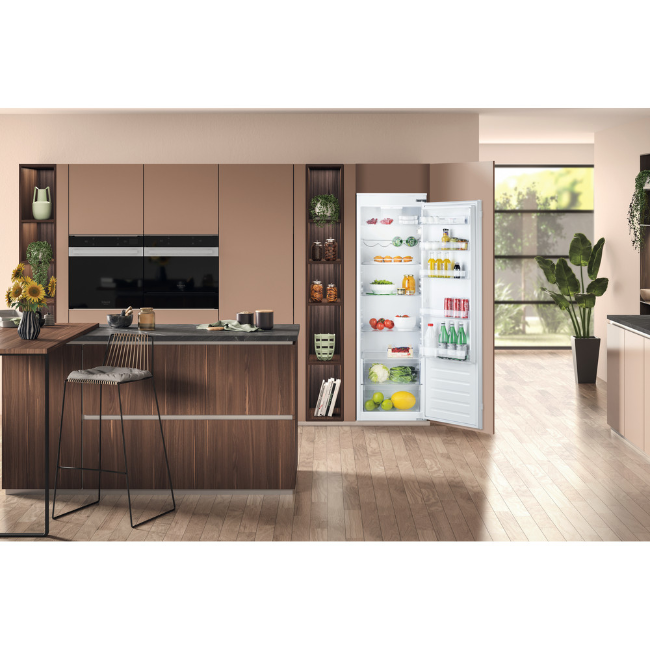 Hotpoint  Built-In Larder Fridge 314l - White | HS18012UK - Image 2