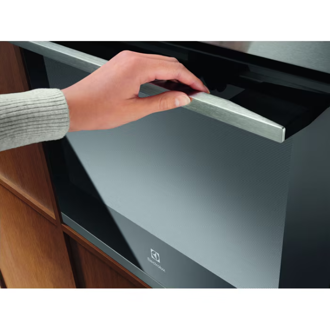 Electrolux 500 SurroundCook Pyrolytic Built-in Oven - Stainless Steel | KOFFP46TX - Image 4