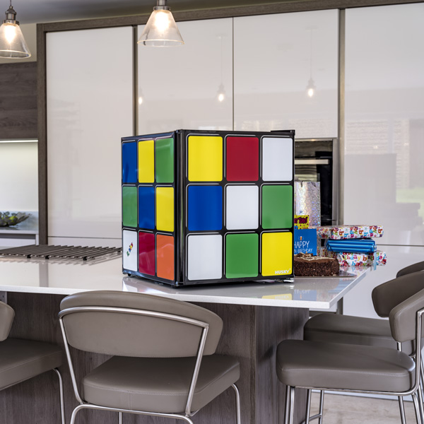 Rubiks Cube Drinks Cooler/ Mini Fridge - Multi-Coloured | HU231-E - Image 4 Rubiks Cube Drinks Cooler/ Mini Fridge - Multi-Coloured | HU231-E - Image 4
