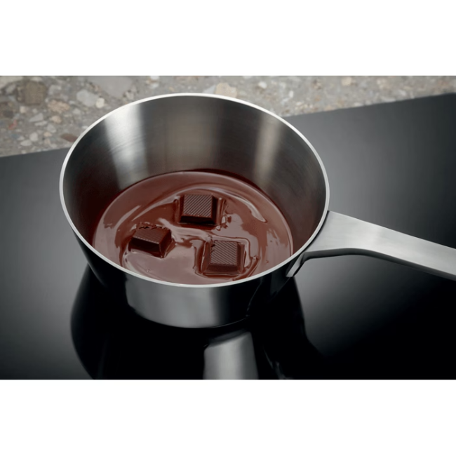 Electrolux 500 Induction Hob 80cm - Black | LIT81443 - Image 3