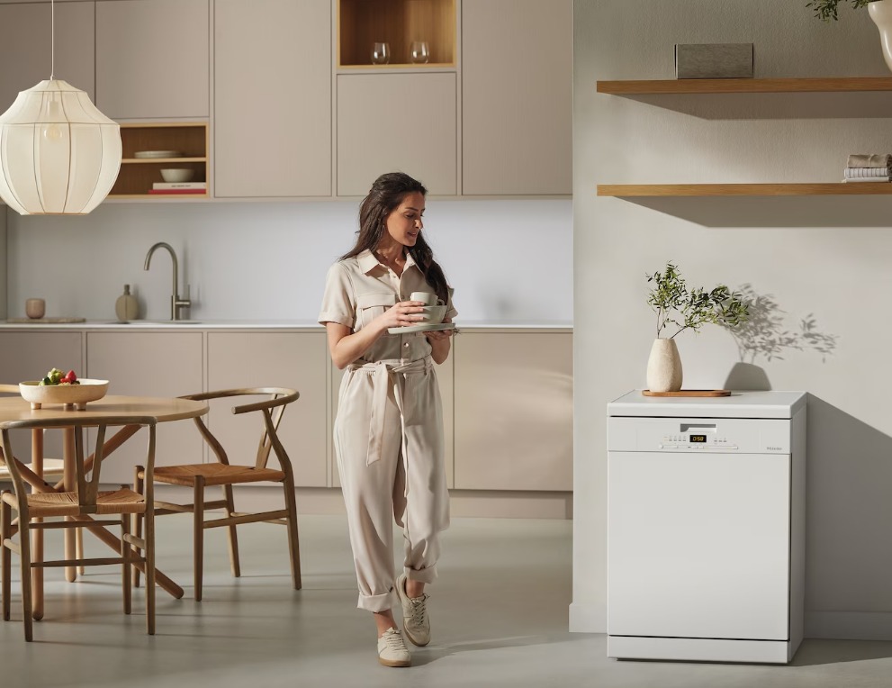 Miele Dishwasher 14 Place Setting 5 Programme - White | G5110SCACTIVE - Image 5 Miele Dishwasher 14 Place Setting 5 Programme - White | G5110SCACTIVE - Image 5