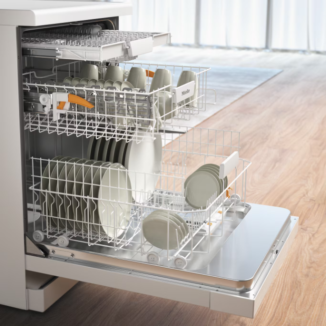 Miele Freestanding Dishwasher 14pl - Brilliant White | G5611SCACTIVE - Image 4