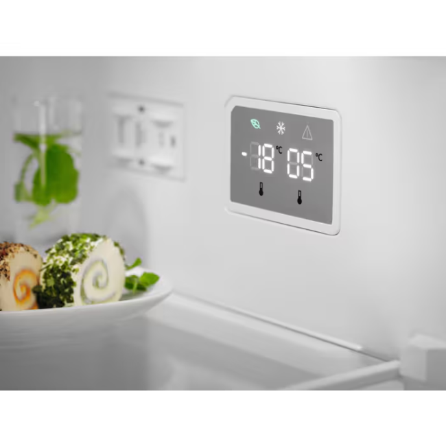 Electrolux 600 TwinTech® No Frost Fridge Freezer - White | LNT5ME32W1 - Image 3