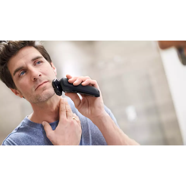 Philips Series 5000 Electric Wet & Dry Shaver | S5583/10 - Image 3